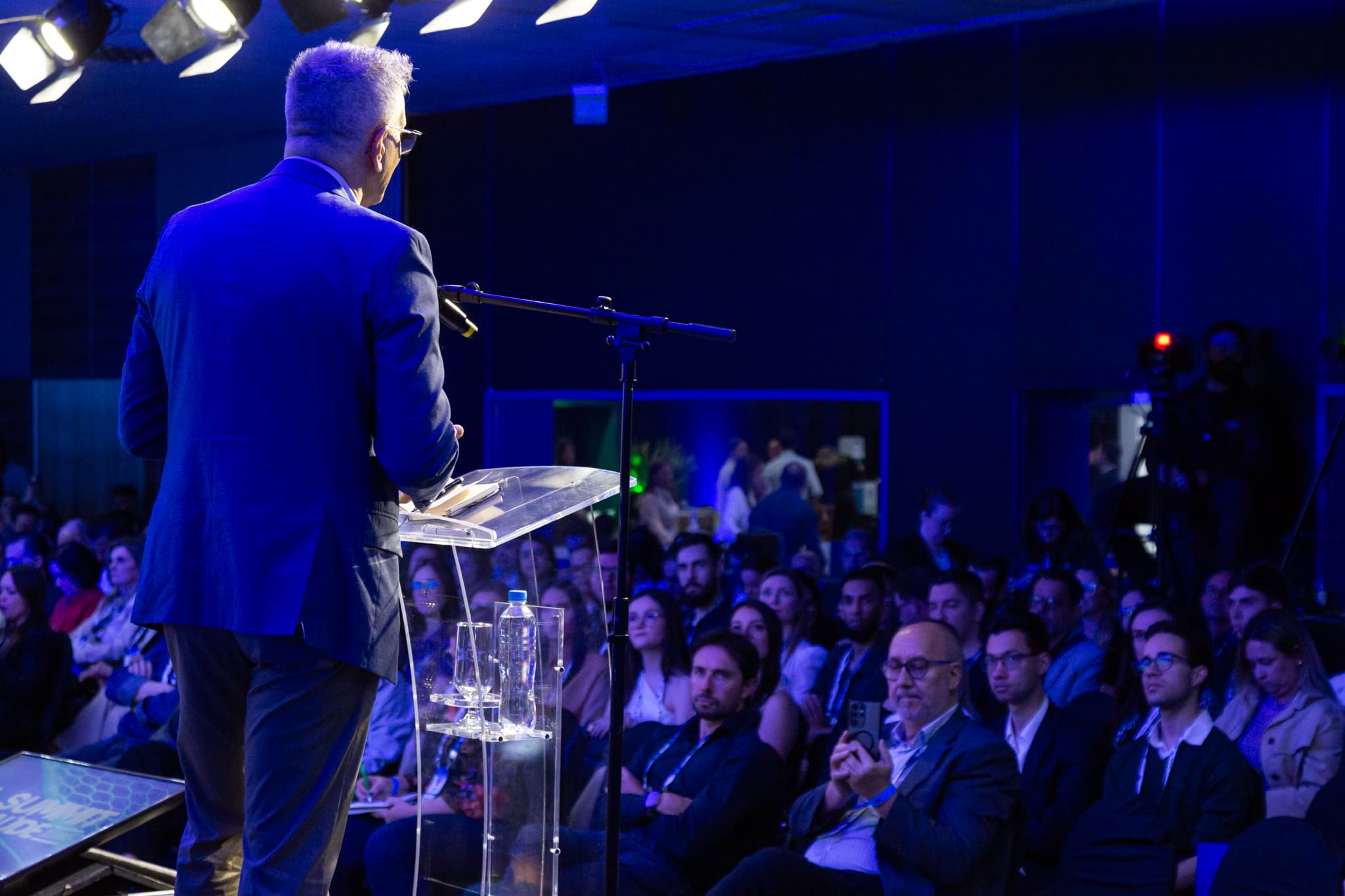 Palestra para plateia cheia